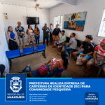 Prefeitura realiza entrega de carteiras de identidade (RG) para comunidade
